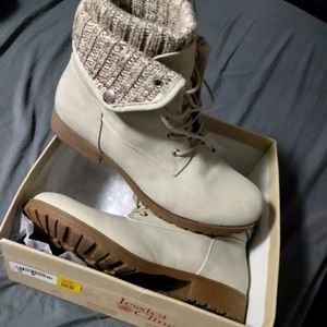 New Jessica Cline, Ankle Boots, size 10M, cream and tan